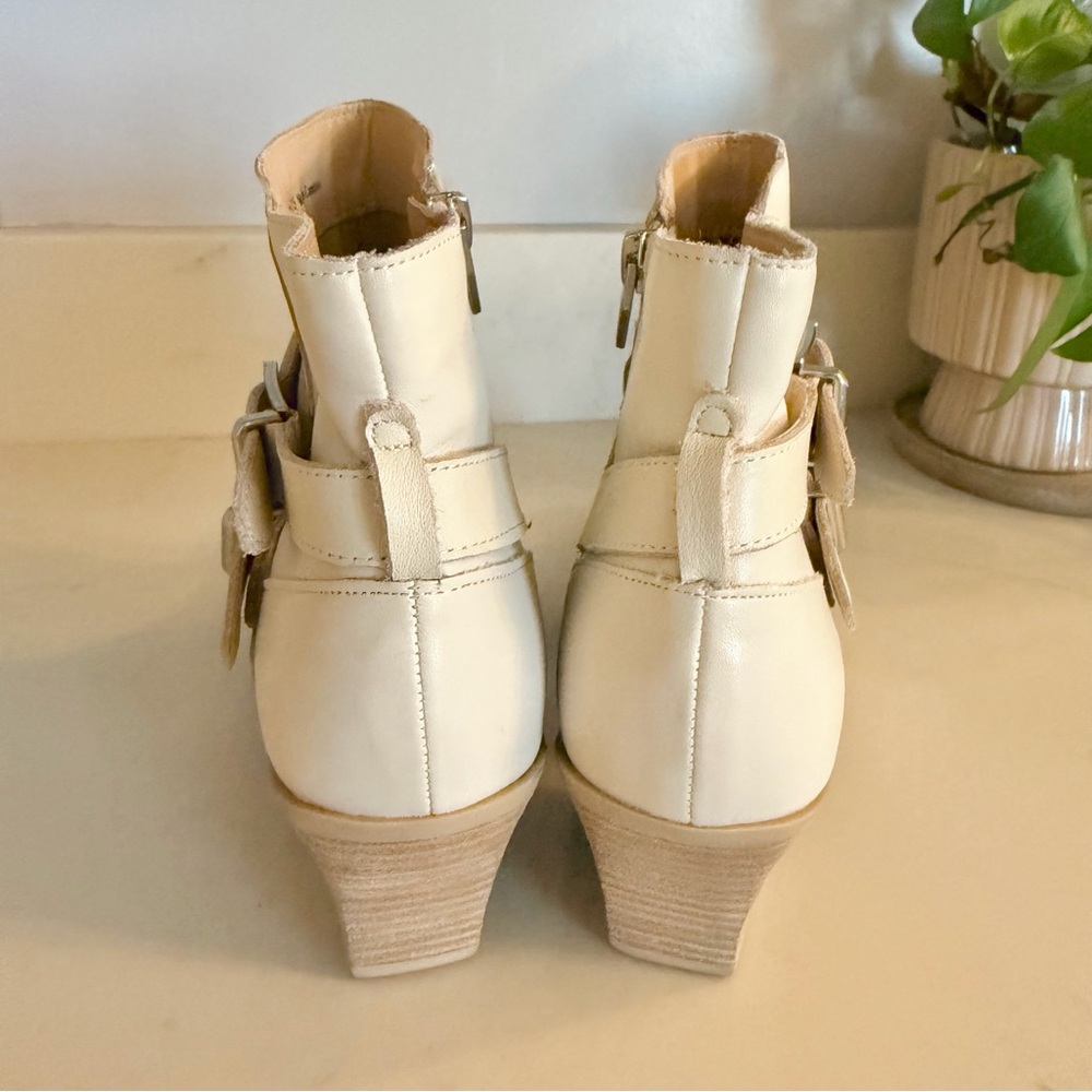 Dolce Vita Cream Ankle Bootie - Picture 3 of 6